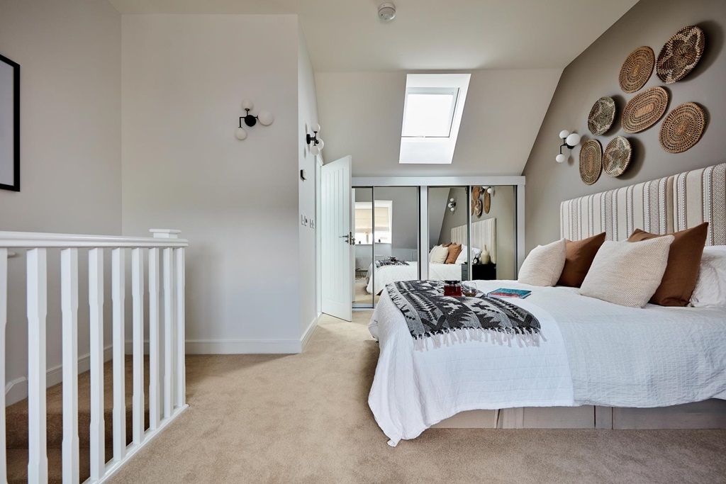Property photo 1 of 10 King Size Bedroom With Storage