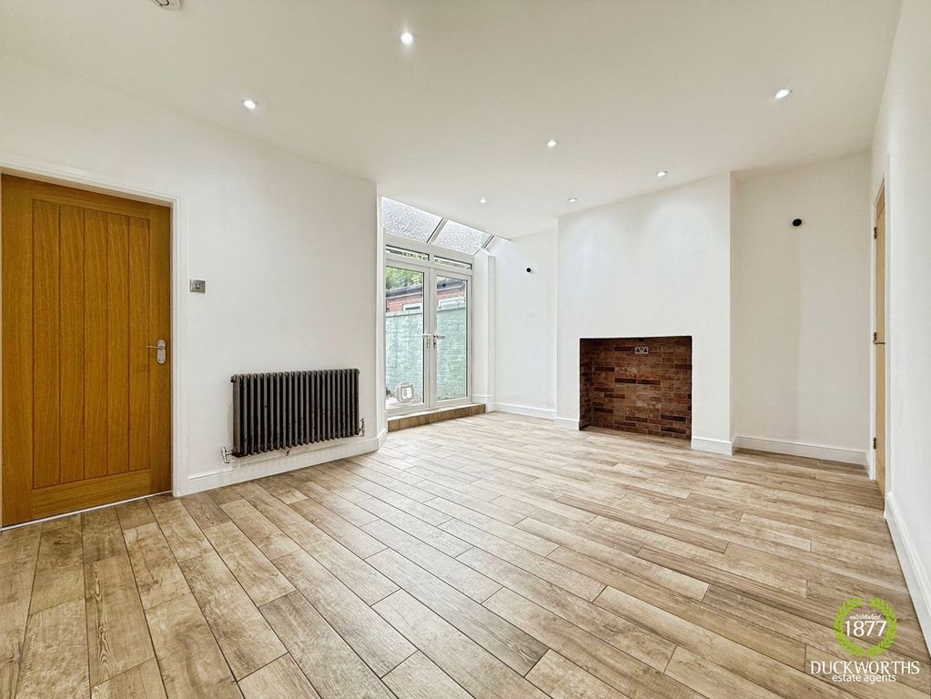 Property photo 3 of 25