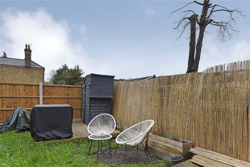 Property photo 2 of 13 Picture No. 15