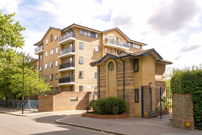 Property photo 1 of 18 External