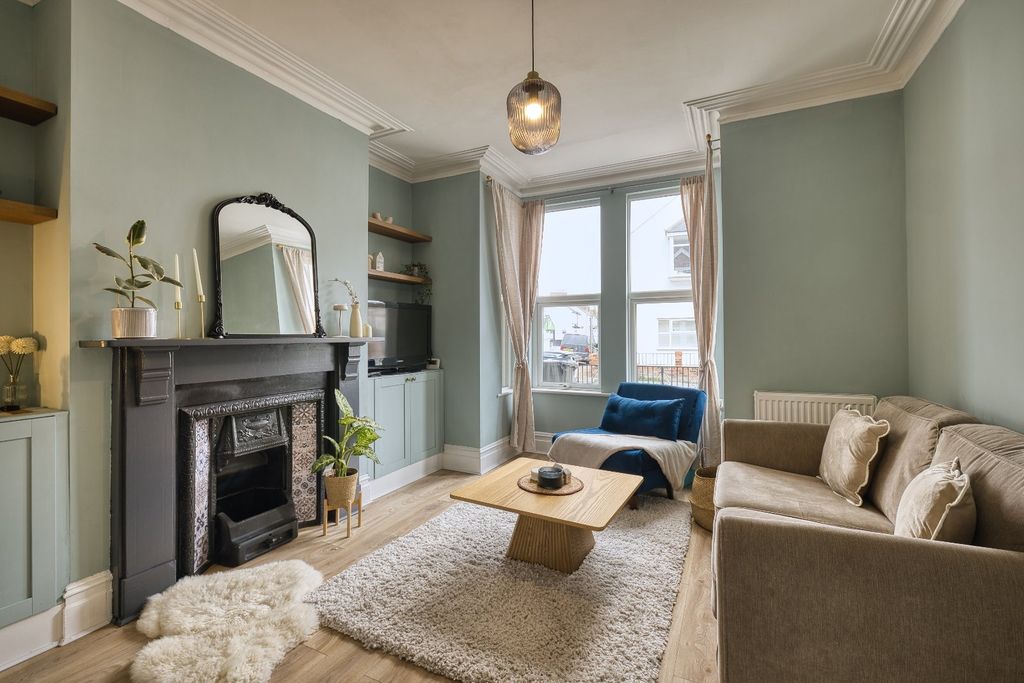 Property photo 2 of 17 Picture 2