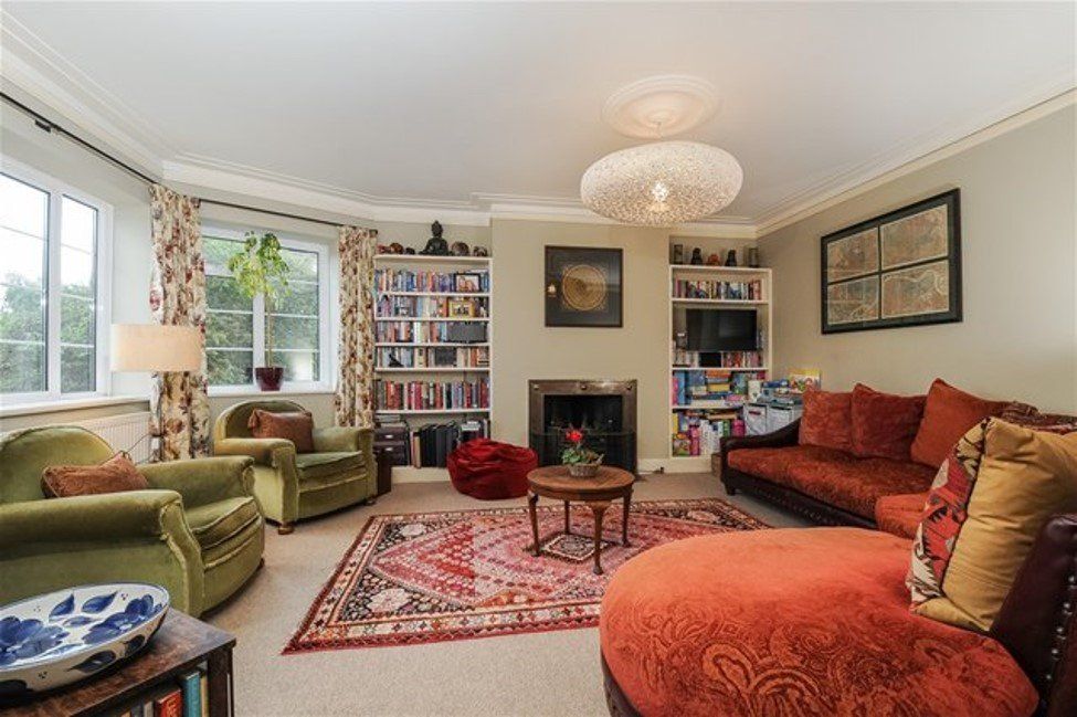 Property photo 1 of 9