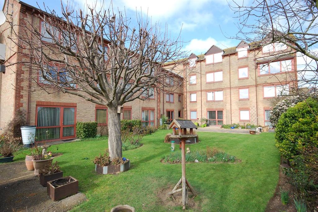 Property photo 1 of 12
