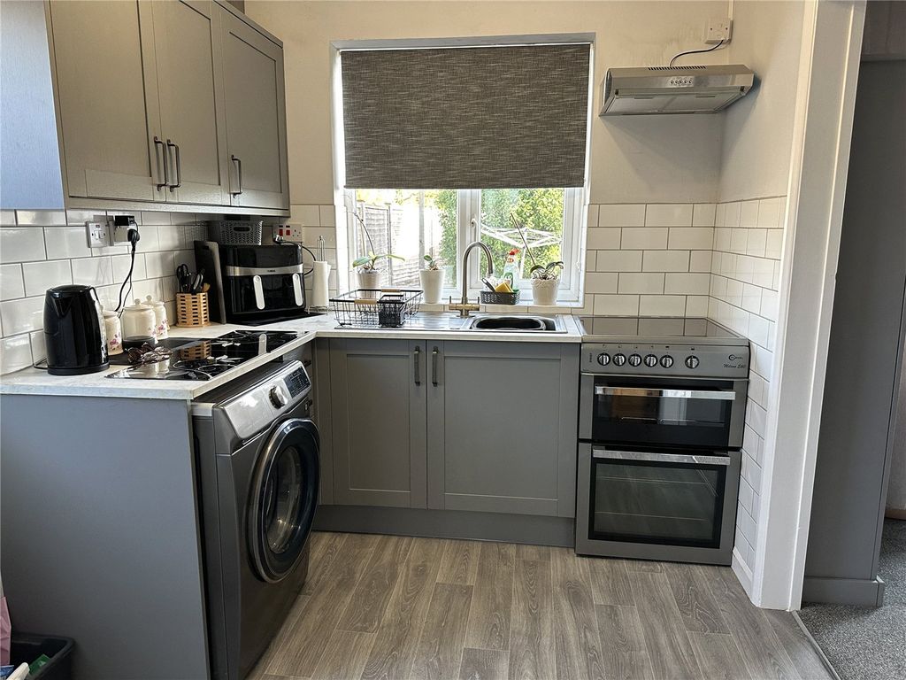 Property photo 3 of 12 Picture No. 20