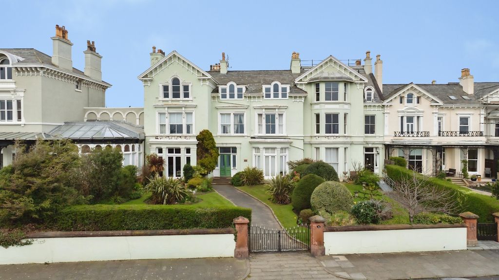 Property photo 1 of 36 Pbox-Img.Jpg