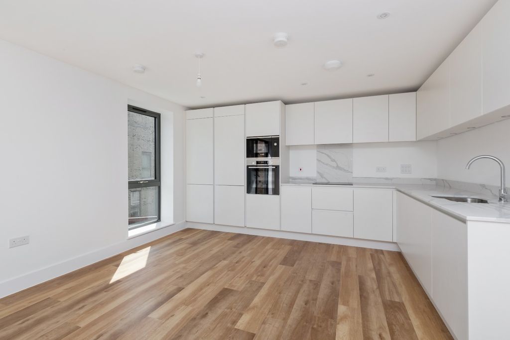 Property photo 2 of 17 4883782