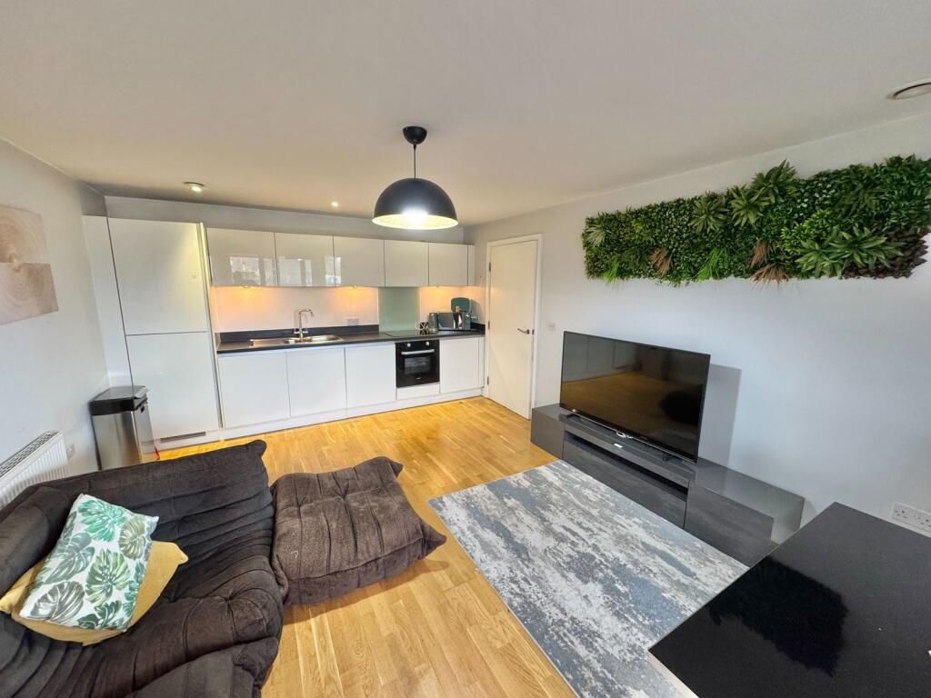 Property photo 1 of 6 Lounge