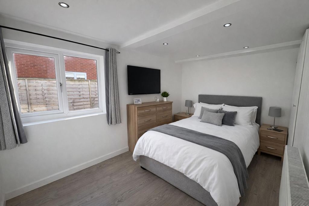 Property photo 3 of 29