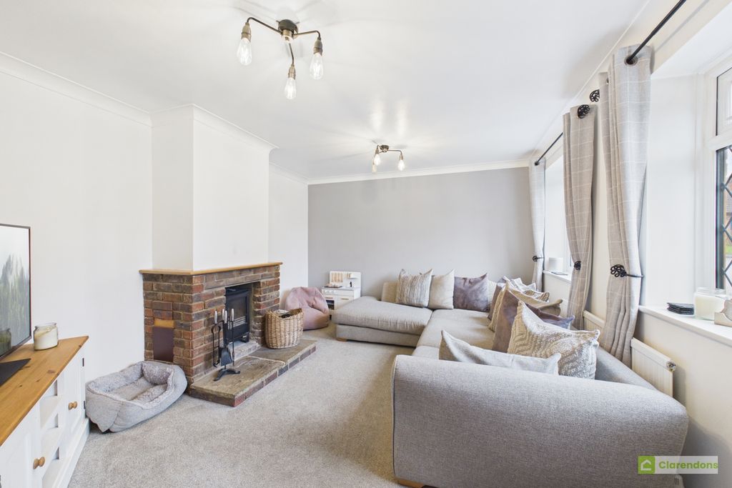 Property photo 2 of 13 Cam02528G0-Pr0437-Still003