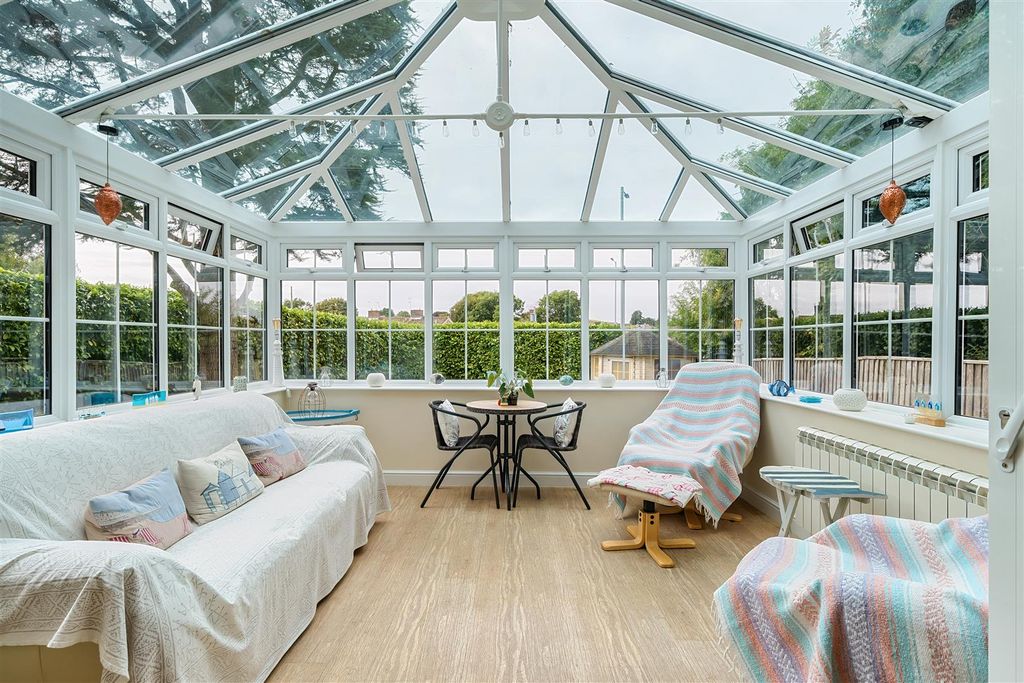 Property photo 3 of 23 Conservatory