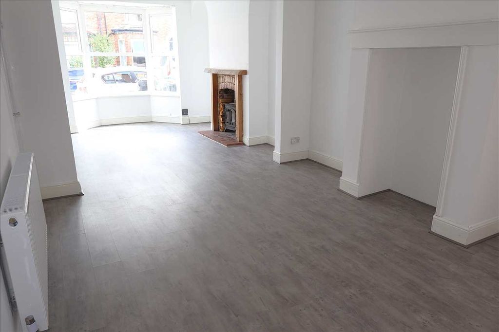 Property photo 3 of 15 Dining Area