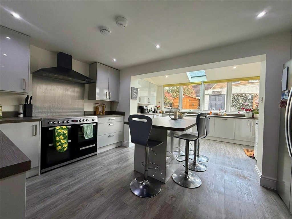 Property photo 3 of 14 Kitchen/Breakfast Room