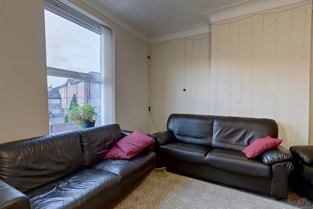 Property photo 3 of 48