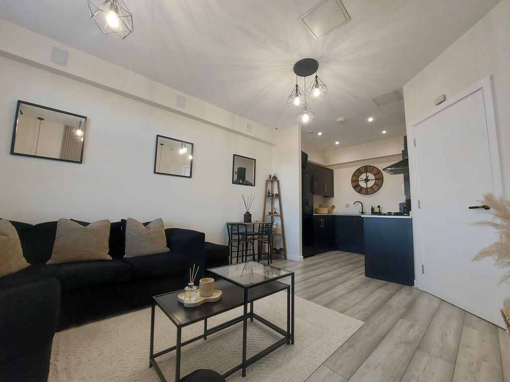 Property photo 3 of 7 Living Room