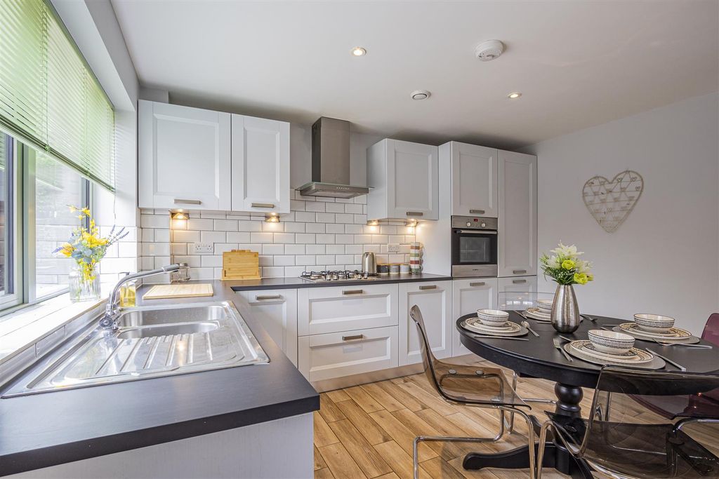 Property photo 3 of 15 Ty Gwyn House 2-10.Jpg