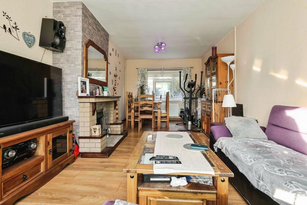 Property photo 2 of 19 Pbox-Img.Jpg