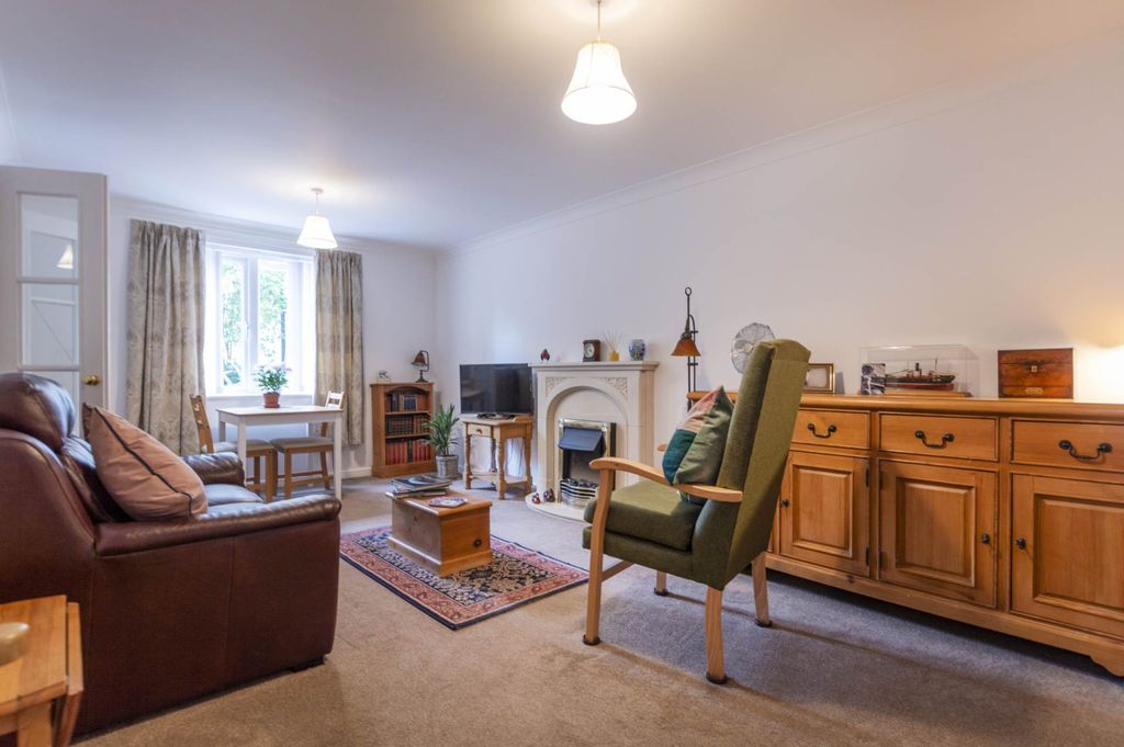 Property photo 2 of 12