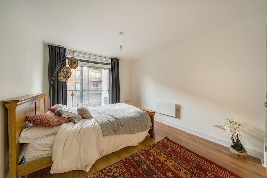 Property photo 3 of 15 Bedroom