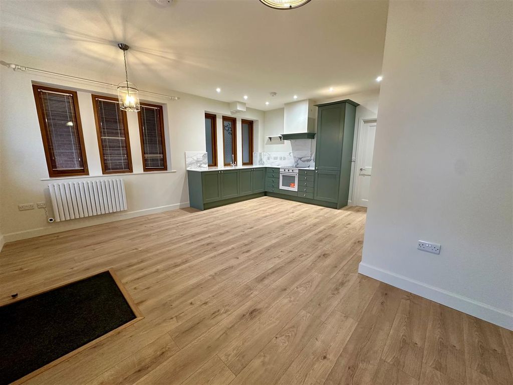 Property photo 3 of 9 6.Jpg