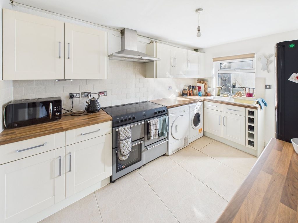 Property photo 3 of 25