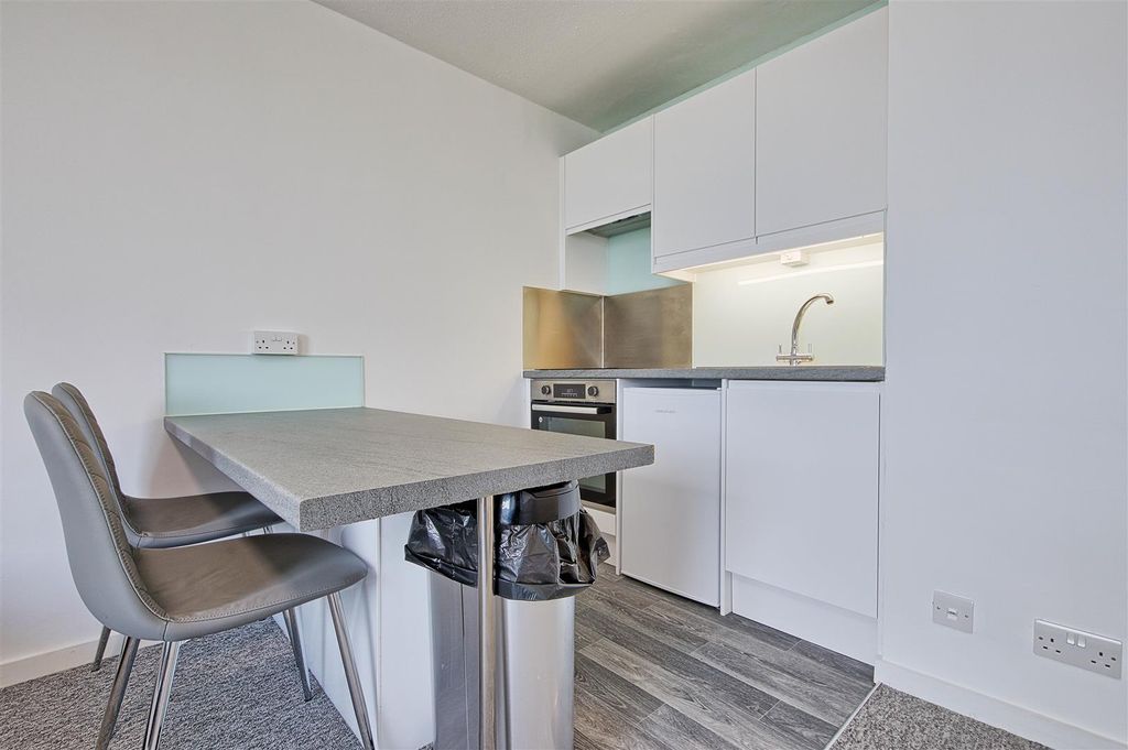 Property photo 2 of 14 Kitchen.Jpg