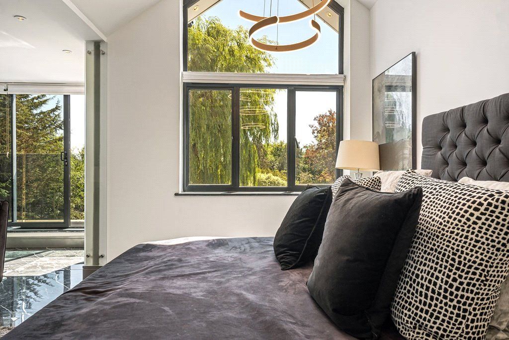 Additional image 15 of 5 bed detached house to rentWaggon Road, Barnet EN4