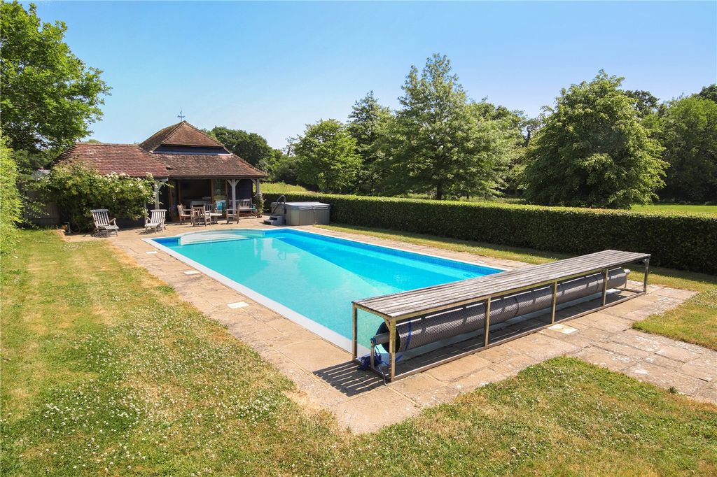 Property photo 2 of 22 Pool And Pool House