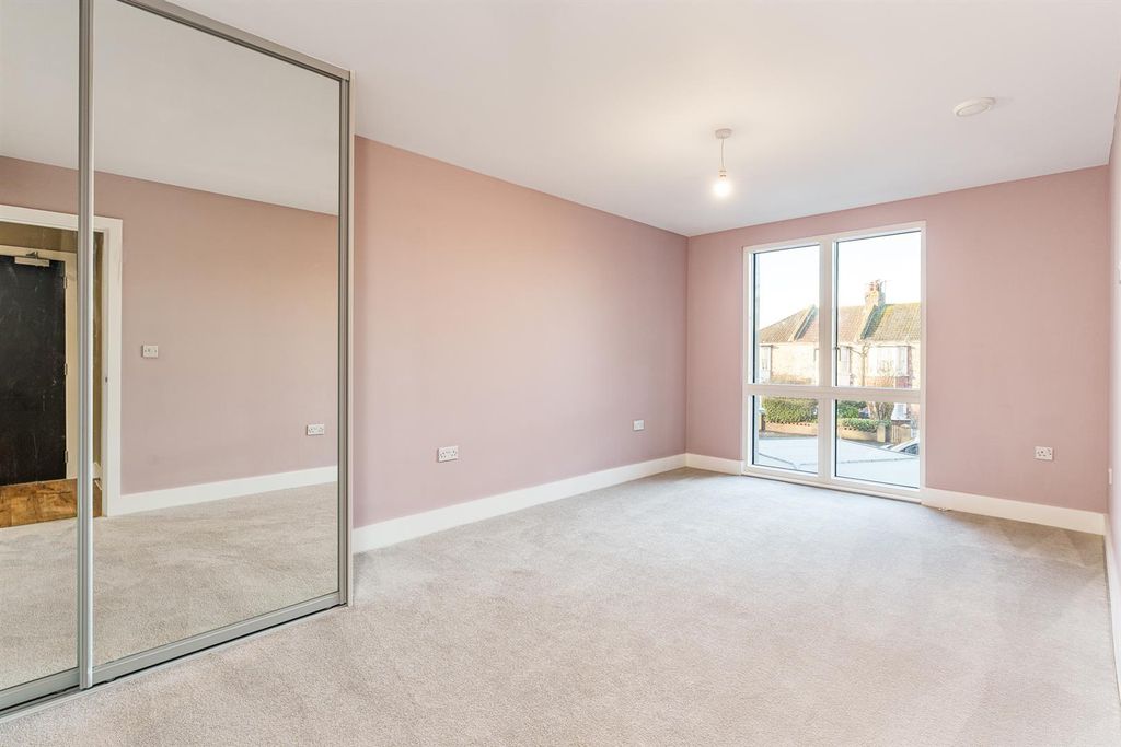 Property photo 2 of 20 Lindfield Place Dec 2025-18.Jpg