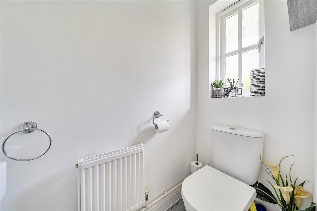 Property photo 3 of 13 Downstairs WC.Jpg