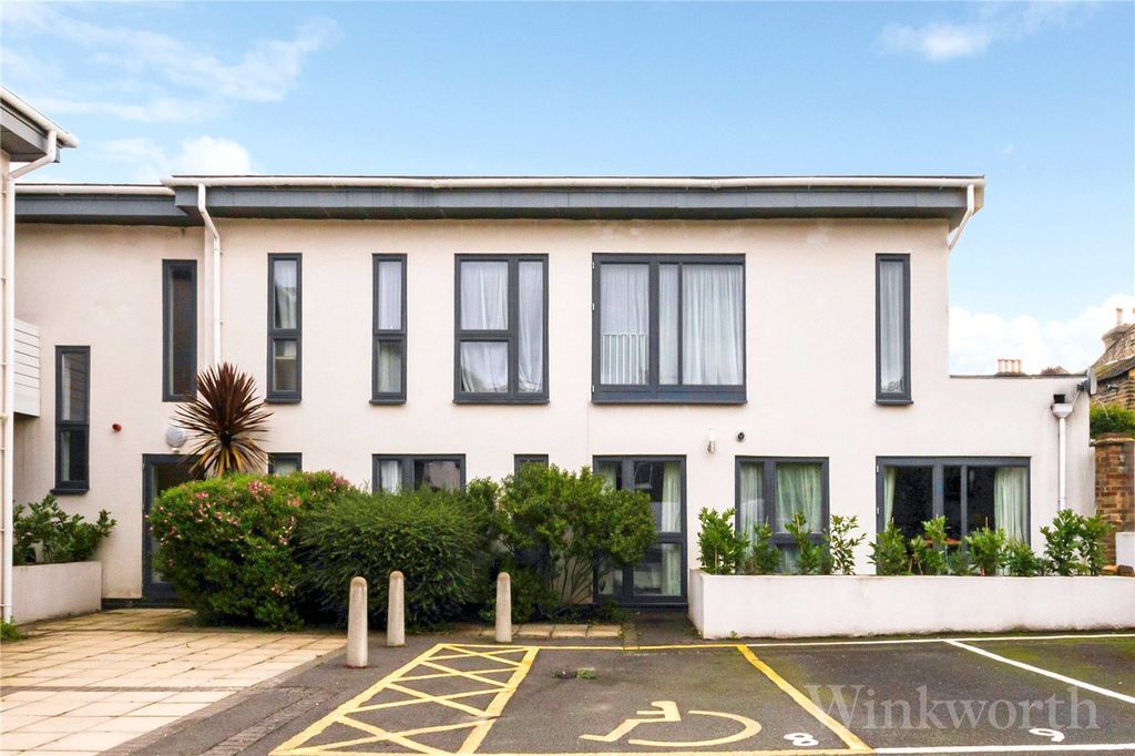 Property photo 1 of 10 Picture No. 15