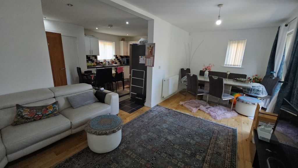 Property photo 2 of 23