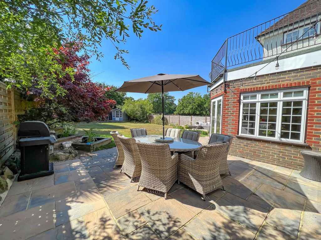 Property photo 1 of 32