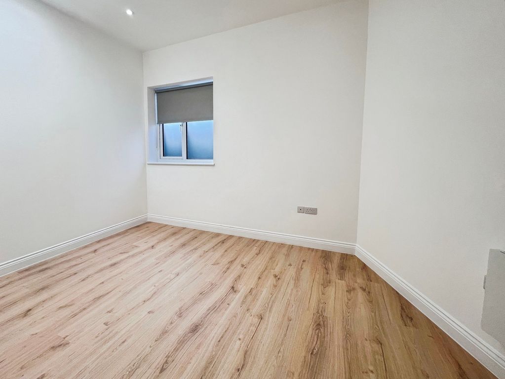 Property photo 2 of 11 Pbox-Img.Jpg