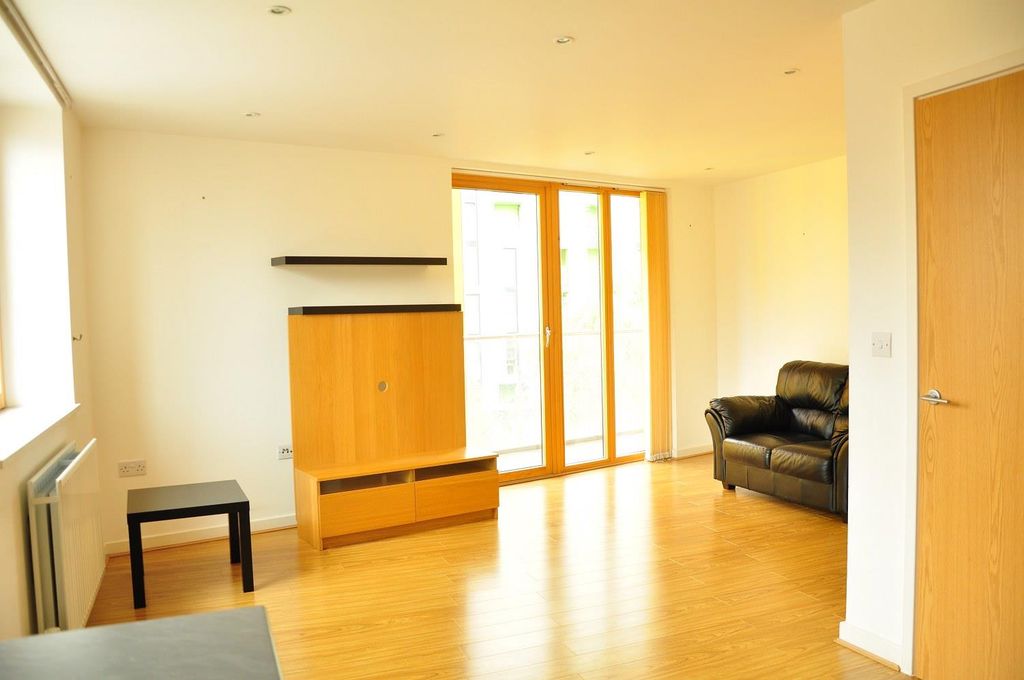 Property photo 2 of 9 Lounge