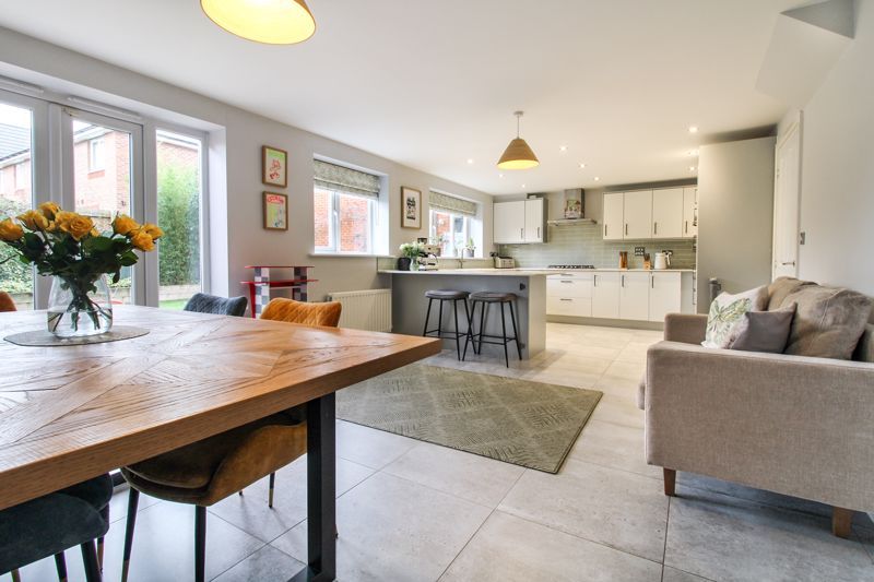 Property photo 3 of 27 Kitchen/Dining Space