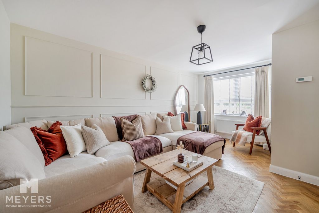 Property photo 2 of 23