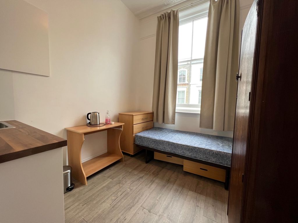 Property photo 2 of 3