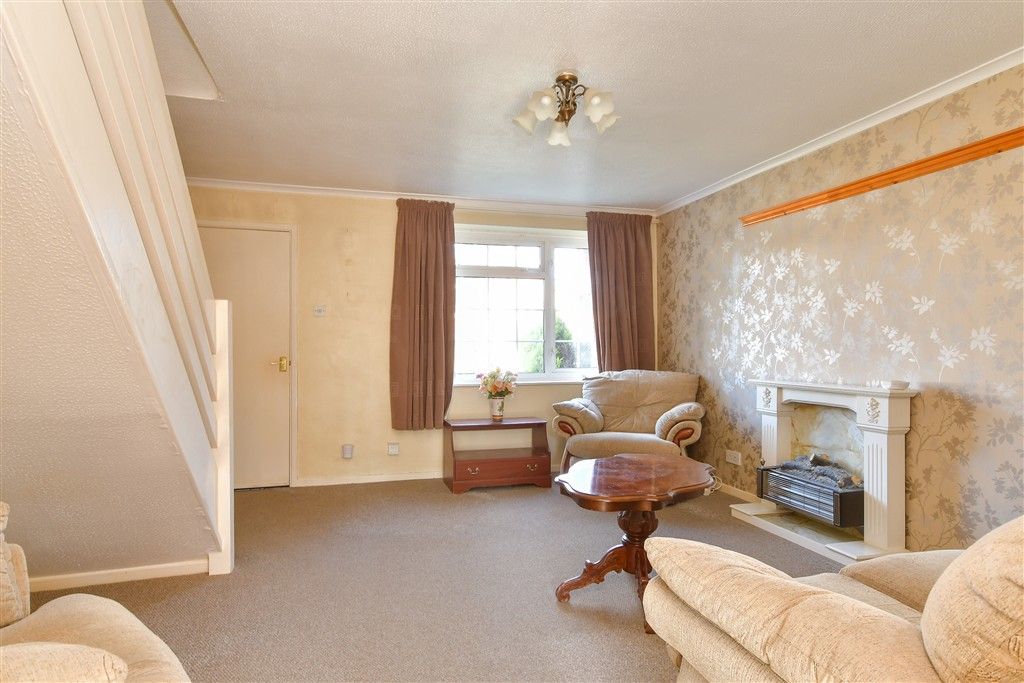 Property photo 2 of 11 Lounge