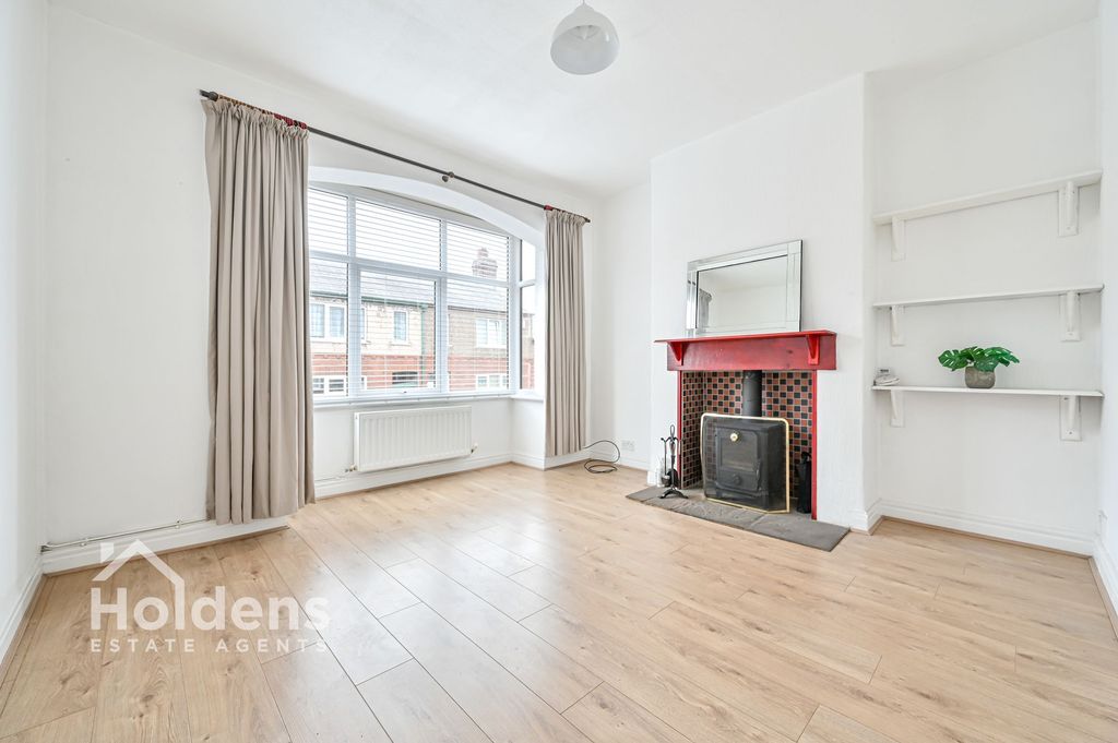 Property photo 2 of 18