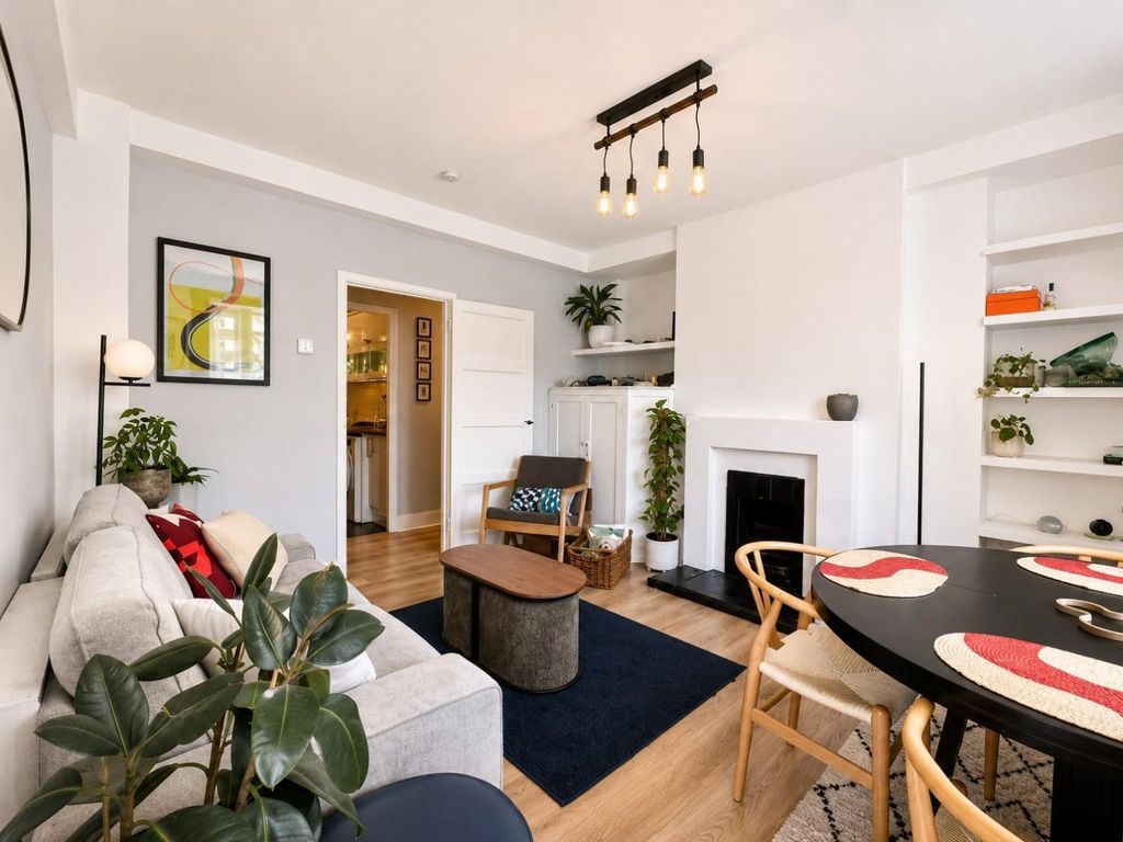 Property photo 1 of 12 Living Room 1.Jpg