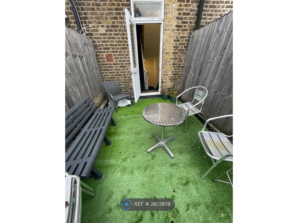 Property photo 3 of 26 Roof Terrace (Shared With Other Occupants)