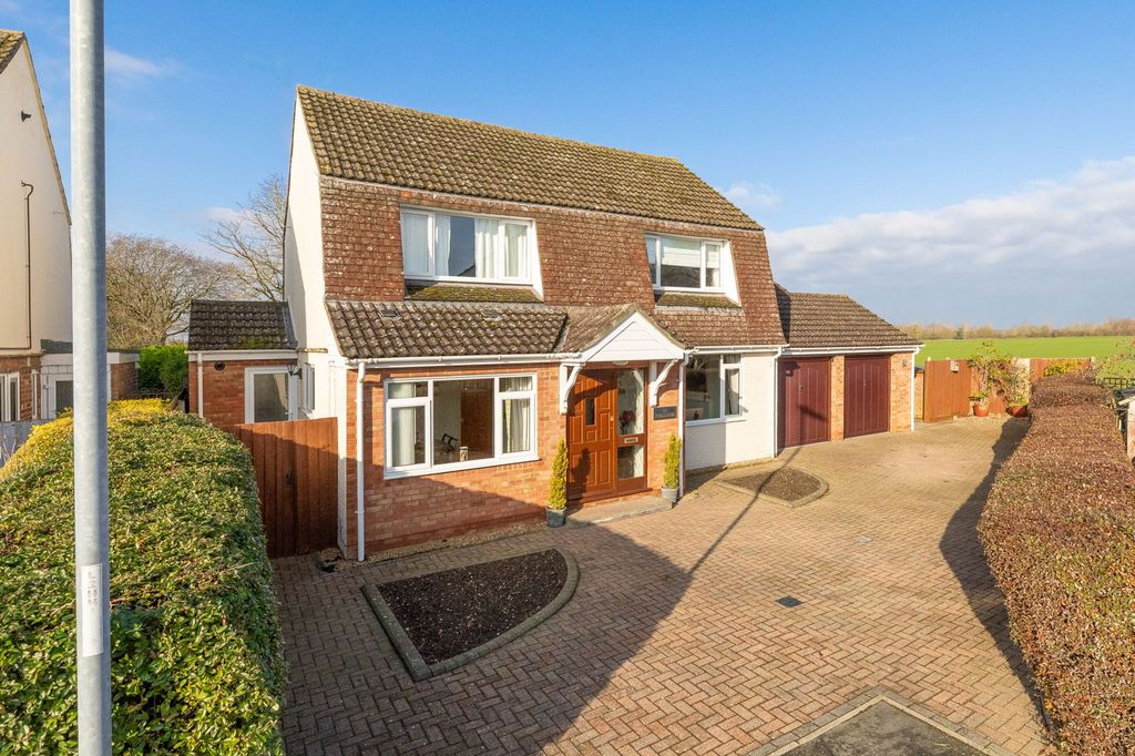 Property photo 1 of 11