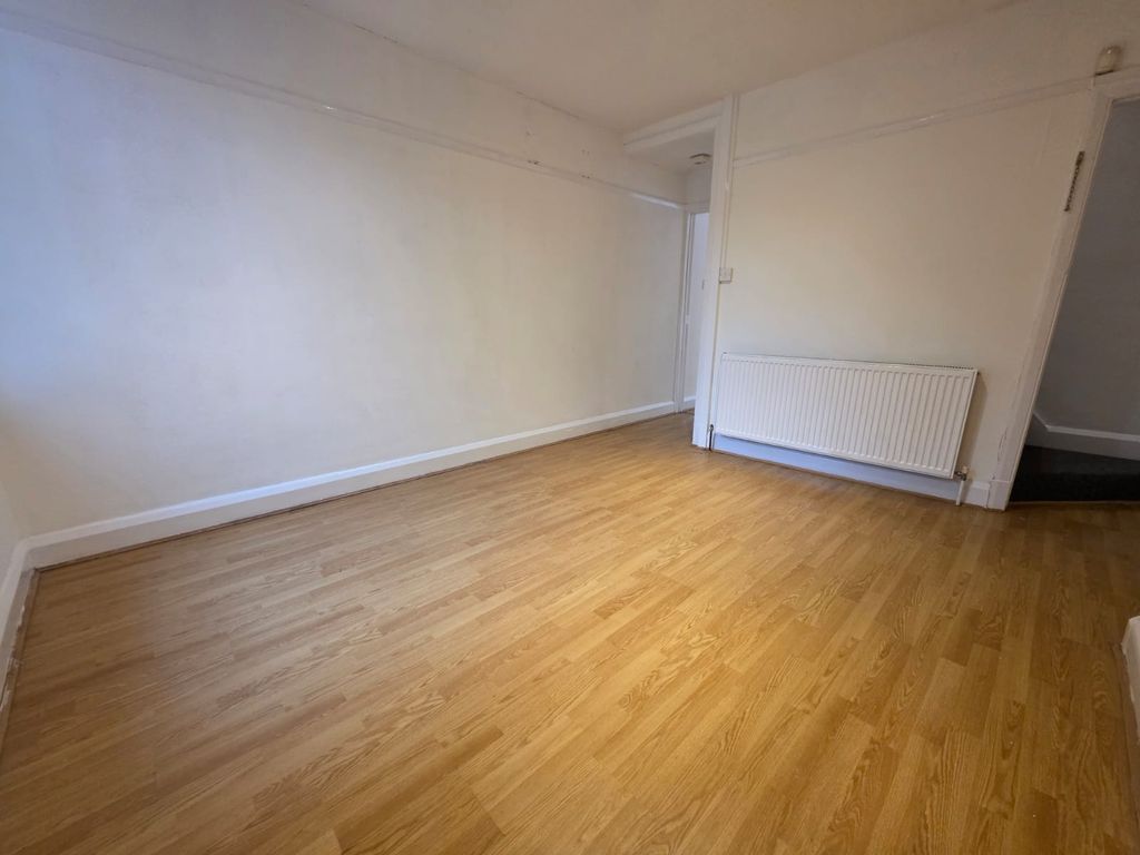 Property photo 3 of 16 Img-20251015-Wa0420