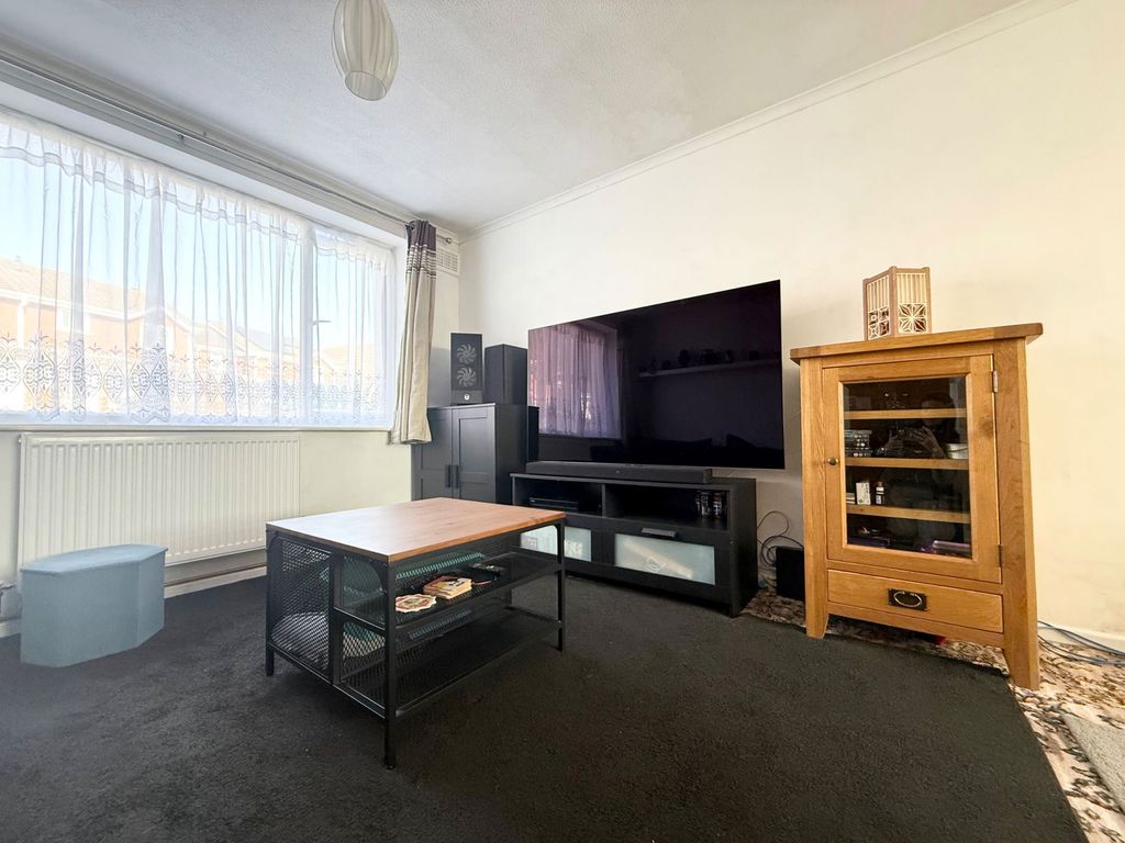 Property photo 3 of 24