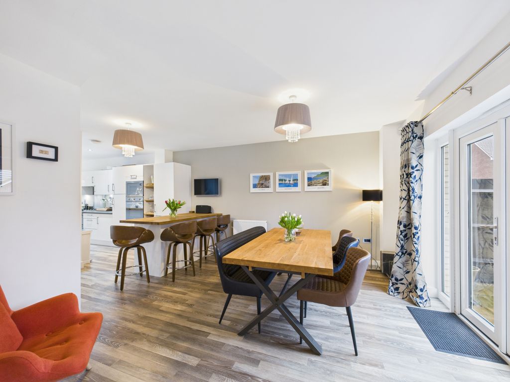 Property photo 2 of 17 Cam01354G0-Pr0629-Still014