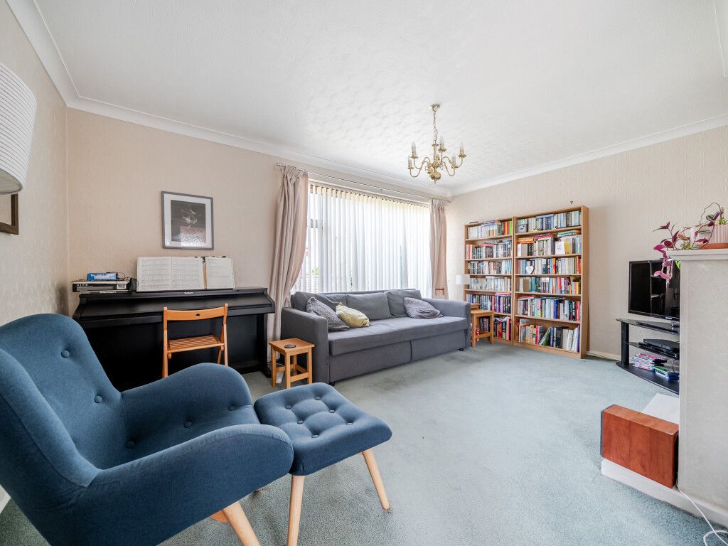 Property photo 3 of 18 1484985-3-6A3E672...