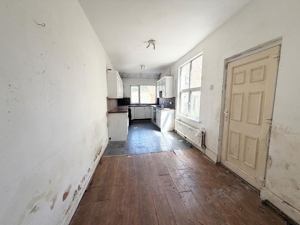 Property photo 3 of 5 Kitchen/Diner