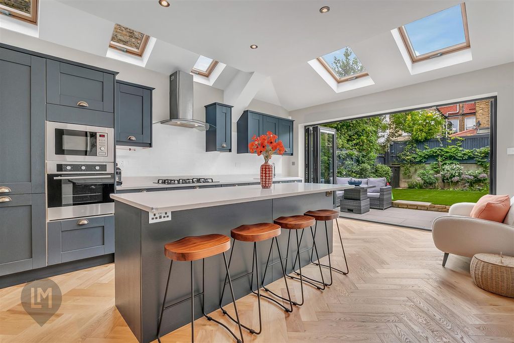 Property photo 1 of 9 Kitchen/Dining/Living Room