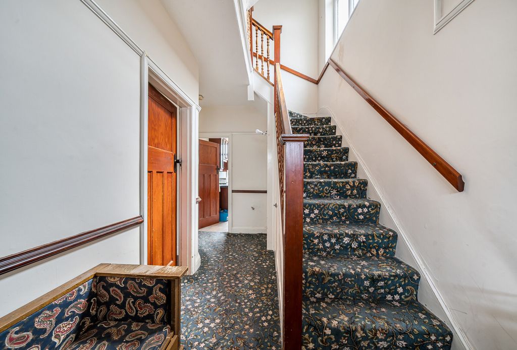 Property photo 3 of 14 1335656-14-6894B5...