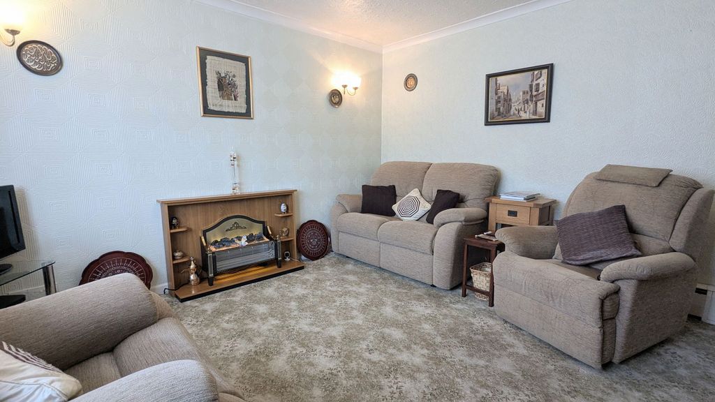 Property photo 3 of 19